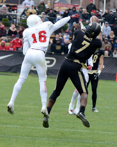 Yancey pulls it in as Rashard Fant defends. Photo by Ben Fahrbach.