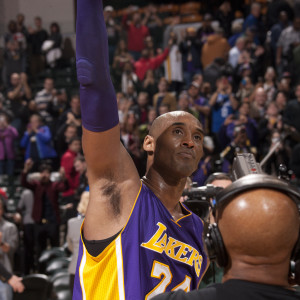 Kobe Bryant waves farewell to the Indiana fans for the final time in his career.  (Photo by Pacers Sports and Entertainment)